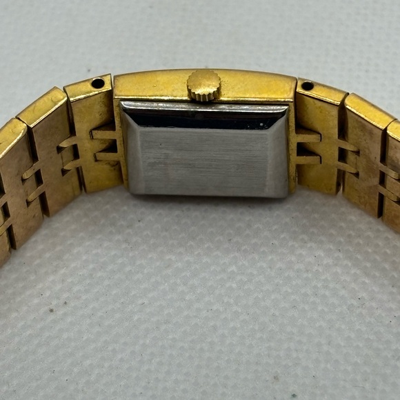 Vintage Austin Small Heart Face Gold Color Bracelet Watch. - Picture 7 of 16